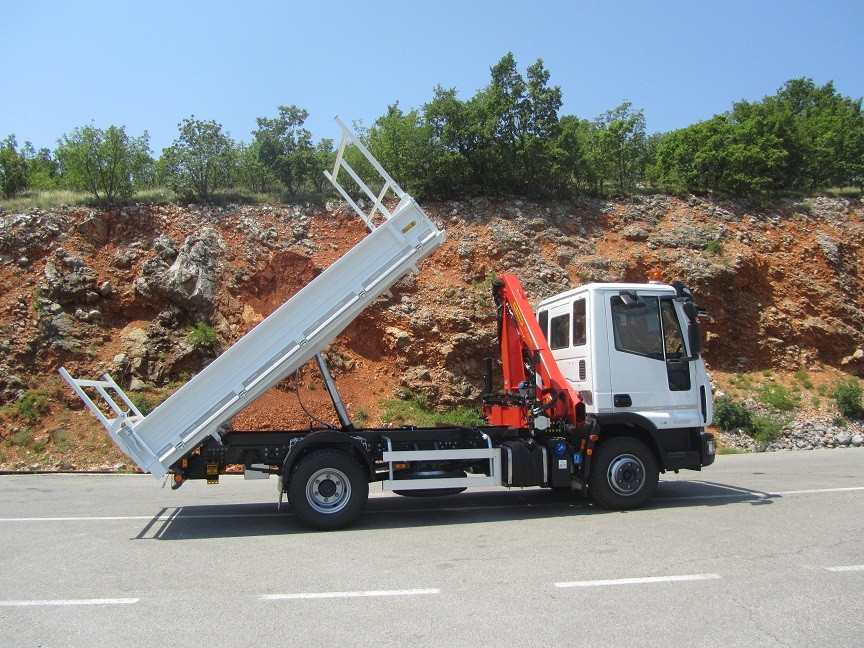 Palfinger_dizalica_PK_6500_i_Trostrani_kiper_TK_65_kiperski_sanduci