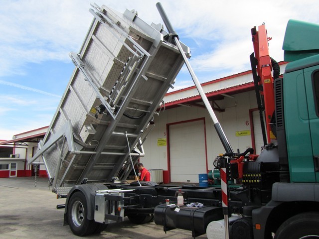 Palfinger Crane PK 6500 and Rear Tipper SK 115 for Agroproteinka