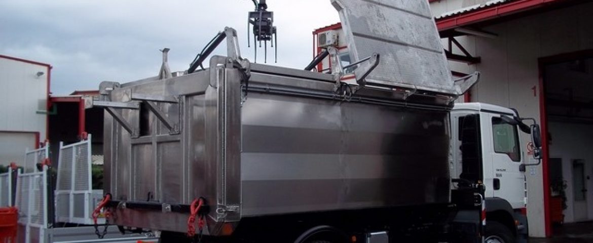 Palfinger Crane PK 6500 and Rear Tipper SK 115 for Agroproteinka