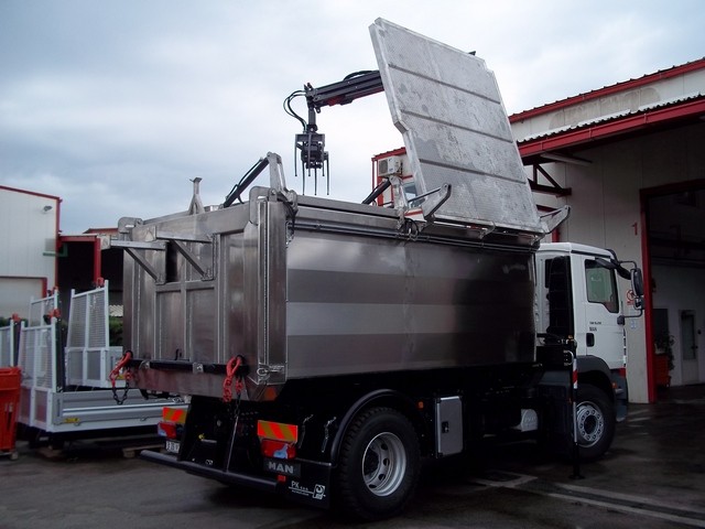 Palfinger Crane PK 6500 and Rear Tipper SK 115 for Agroproteinka