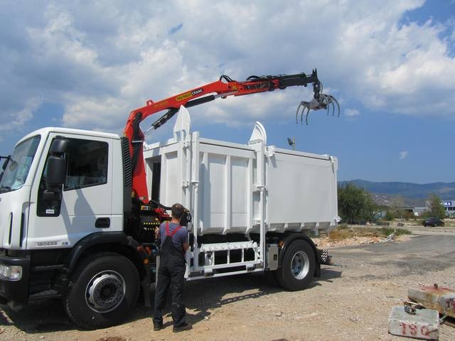 Palfinger_dizalica_PK_6500_i_stražnji_kiper_SK_115_komunalne_djelatnosti
