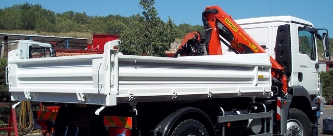 Palfinger dizalica PK 7001K HP i trostrani kiper TK 75 za Rafaelo 2002 Man Truck and Bus Centar Tirana Albanija – Strabag Albanija