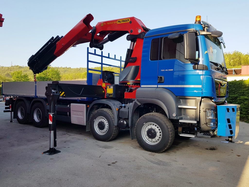 Palfinger_dizalica_PK_78002_SH_sa_modularnim_sandukom_i_prikolica_za_transport_betonskih_stupova_PRT_100