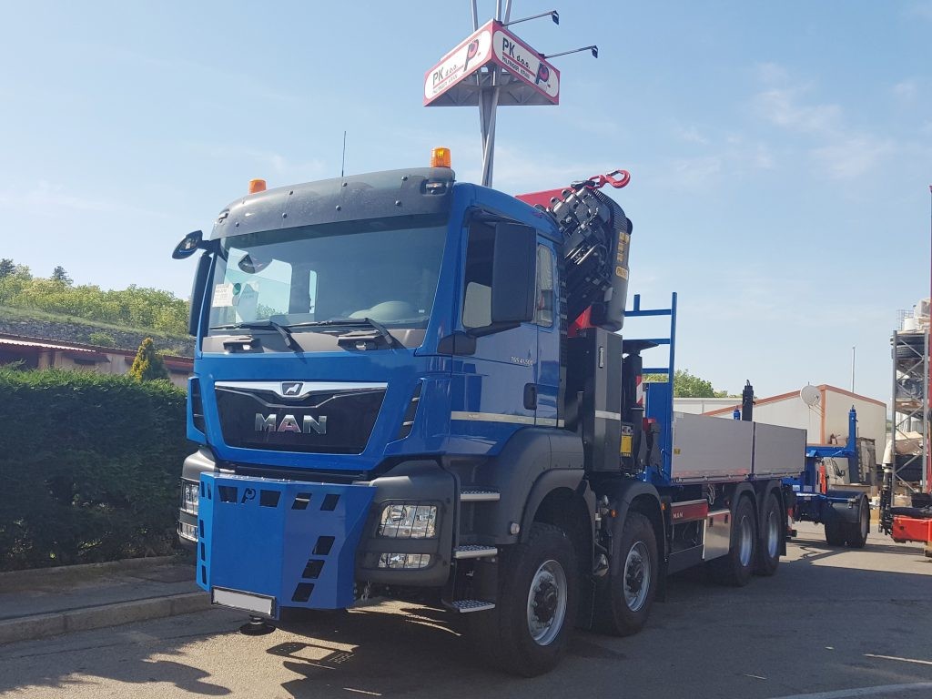 Palfinger_dizalica_PK_78002_SH_sa_modularnim_sandukom_i_prikolica_za_transport_betonskih_stupova_PRT_100
