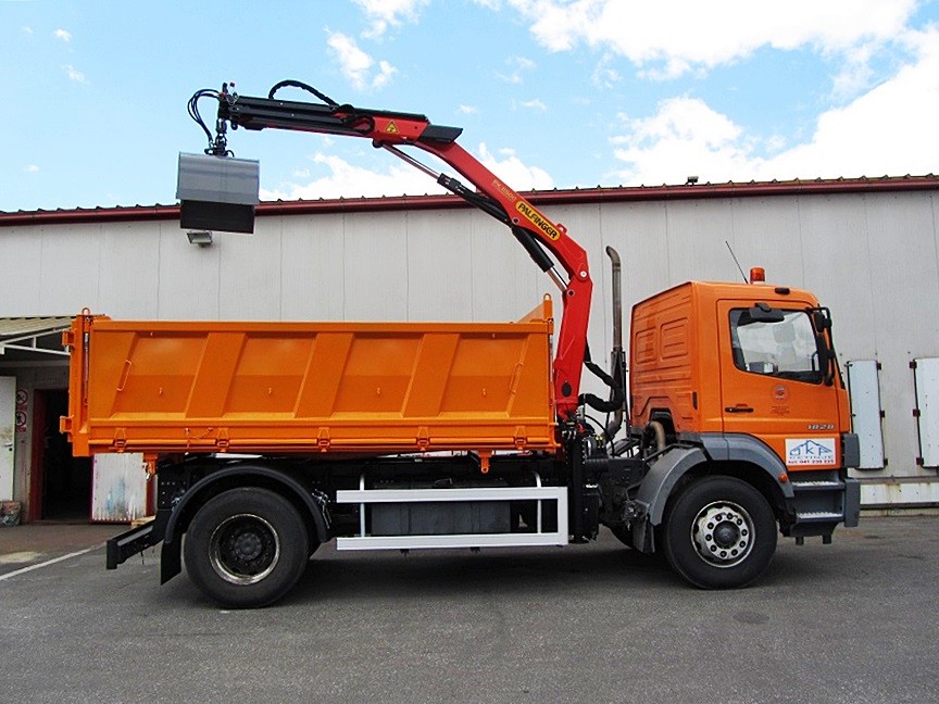 Delivery of Palfinger Crane PK 8500 and Three-Side Tipper TK 115 for Javno Komunalno Preduzeće Cetinje