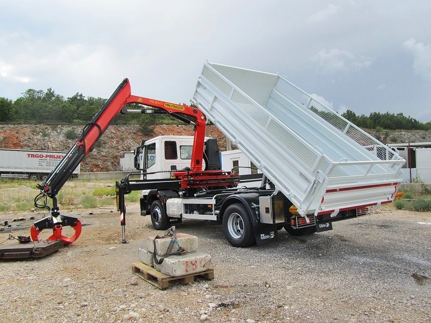 Palfinger_dizalica_PK_8501_HP_i_Trostrani_kiper_TK_75_kiperski_sanduci_komunalne_djelatnosti