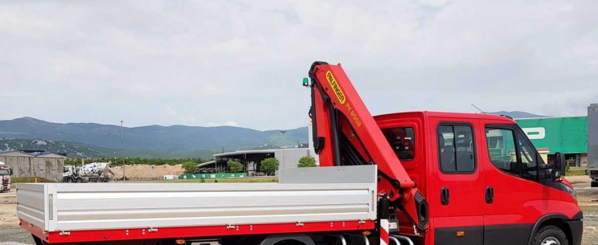 Palfinger dizalica PK 8502D HP i tovarni sanduk za tvrtku Elektra d.o.o. Labin