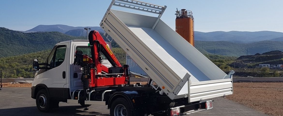 Tipper superstructure with Palfinger PK 4200 crane for PONIKVE VODA