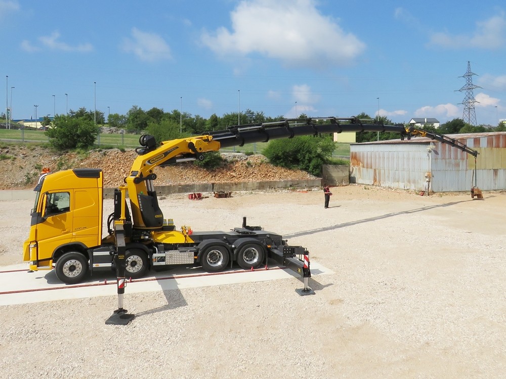 Palfinger_heavy-duty_dizalica_PK_135.002_TEC_7_i_demontažni_sanduk