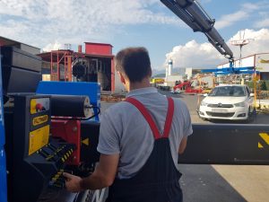Pauk_vozila_Palfinger_dizalica_PK_17500T_i_fiksna_platforma_F_100