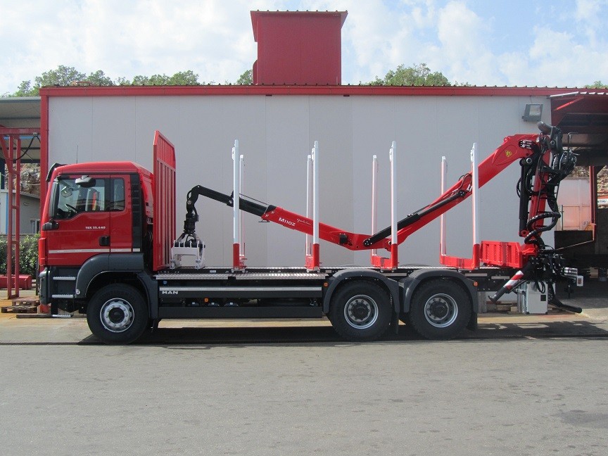 Šumarska_nadogradnja_s_Palfinger_Epsilon_dizalicom_M110Z82_i_šumarska_prikolica_PSM_200
