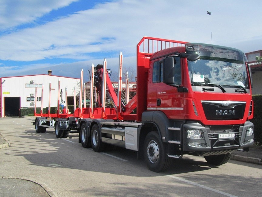 Šumarska_nadogradnja_s_Palfinger_Epsilon_dizalicom_M110Z82_i_šumarska_prikolica_PSM_200