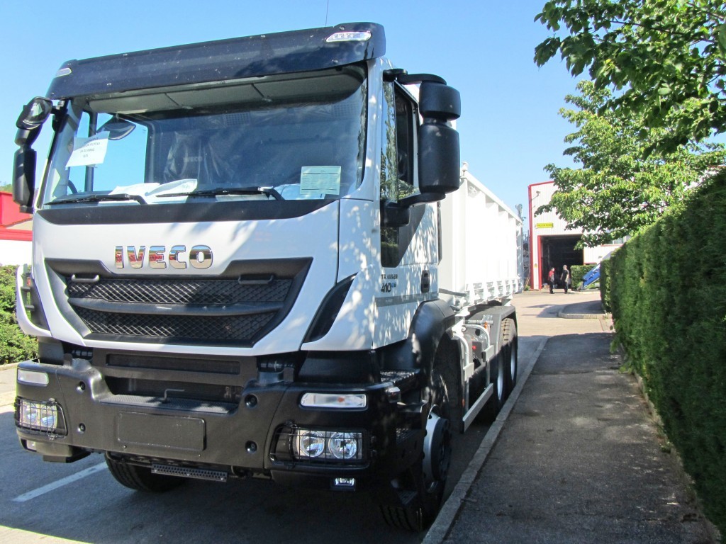Šumarska_nadogradnja_s_Palfinger_Epsilon_dizalicom_M12Z105_i_šumarska_prikolica_PSM_200