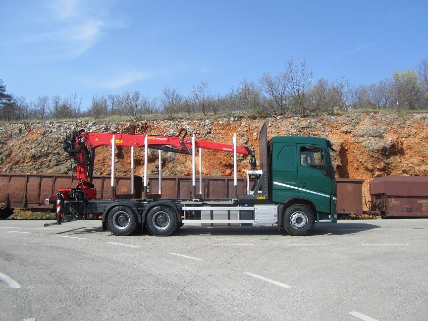 Palfinger Epsilon S260L82 dizalica i šumarska prikolica PSM 200 za tvrtku Cedar d.o.o.