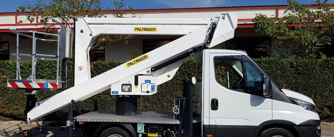 Palfinger access platform P 200 A for the company Nasadi d.o.o.
