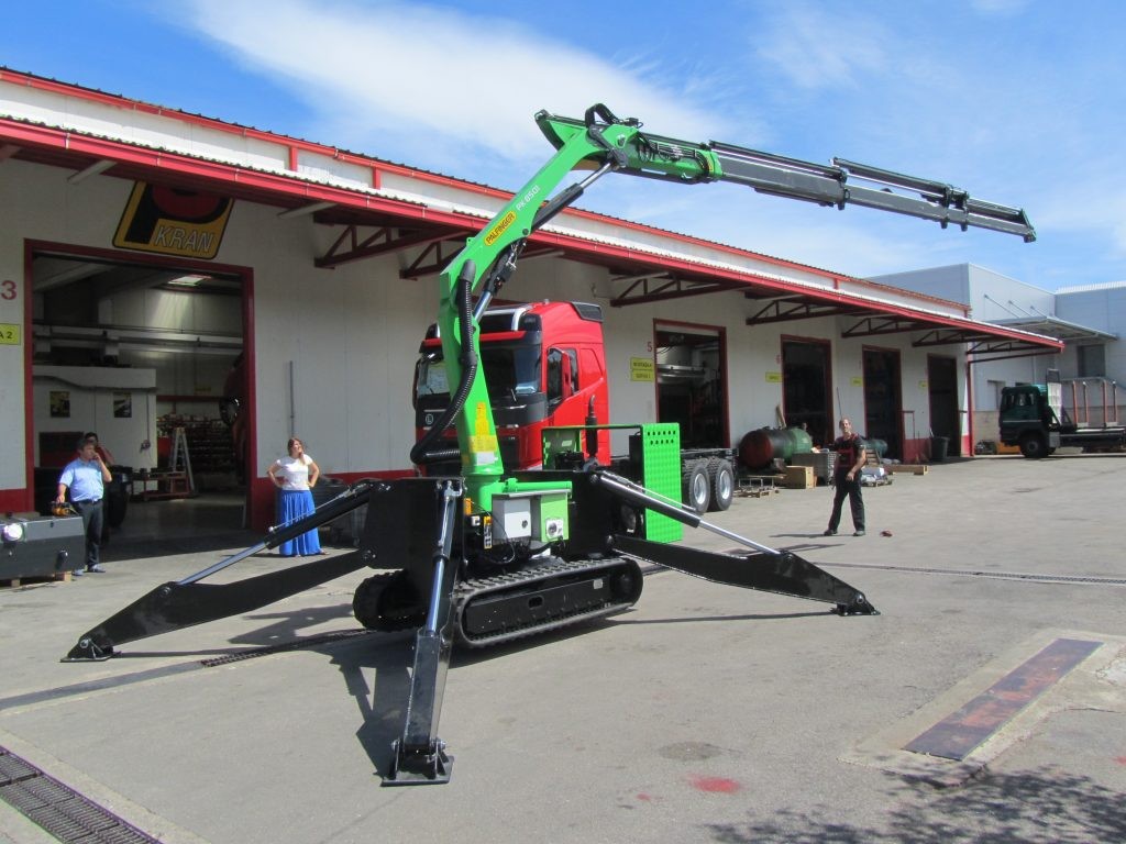 komunalne_djelatnosti_Transporter_gusjeničar_s_Palfinger_dizalicom_PK_8501_M_D