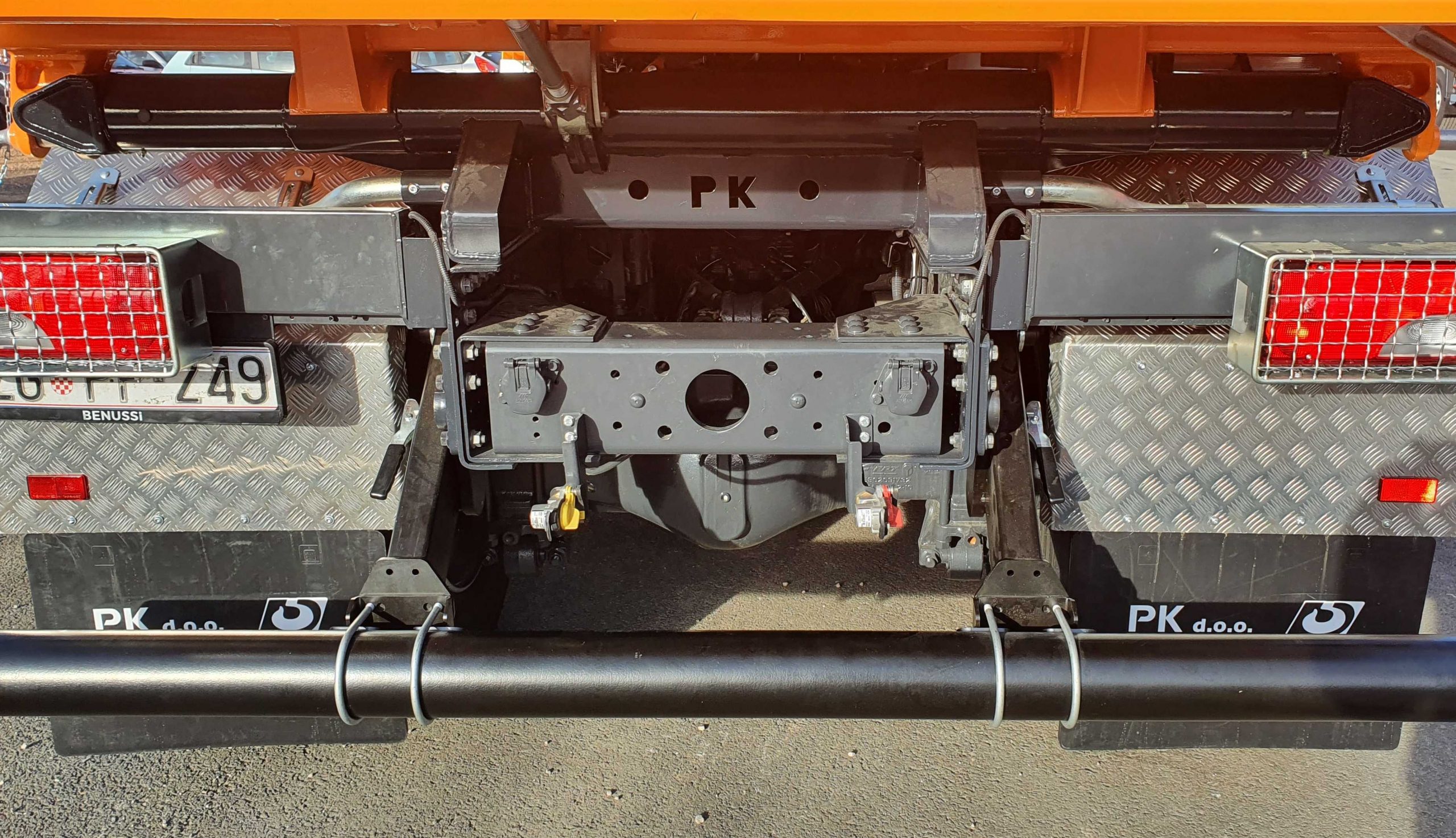 trostrani-kiper-tk220-hidraulicna-stranica