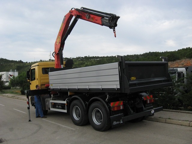 Palfinger_dizalica_PK_18500_i_Trostrani_kiper_TK_160_kiperski_sanduci