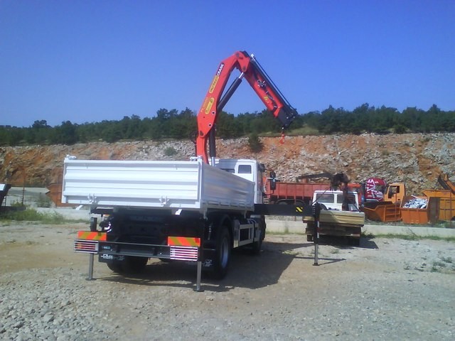 Palfinger_dizalica_PK_18500_i_Trostrani_kiper_TK_95_kiperski_sanduci
