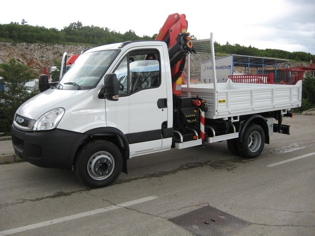 Palfinger_dizalica_PK_6500_i_Trostrani_kiper_TK_35_kiperski_sanduci