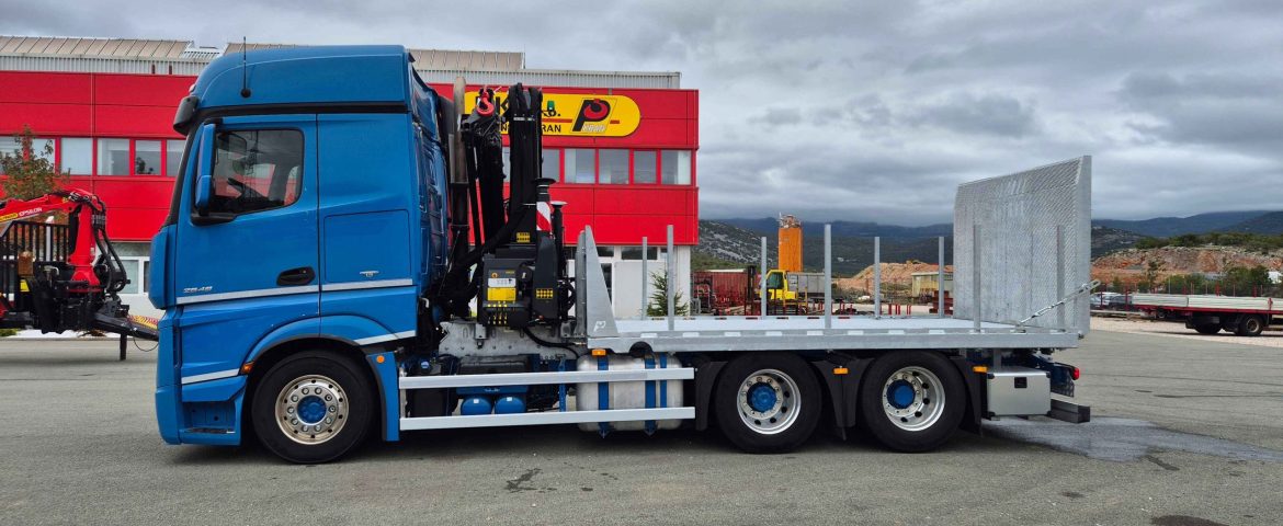 Delivery of Palfinger PK 24.001 SLD5 crane and fixed platform for MANI-CO d.o.o.