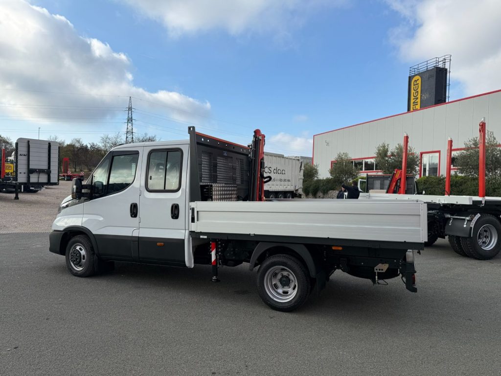 Ugradnja Palfinger PC 2700 dizalica u kamionske sanduke za Crosco