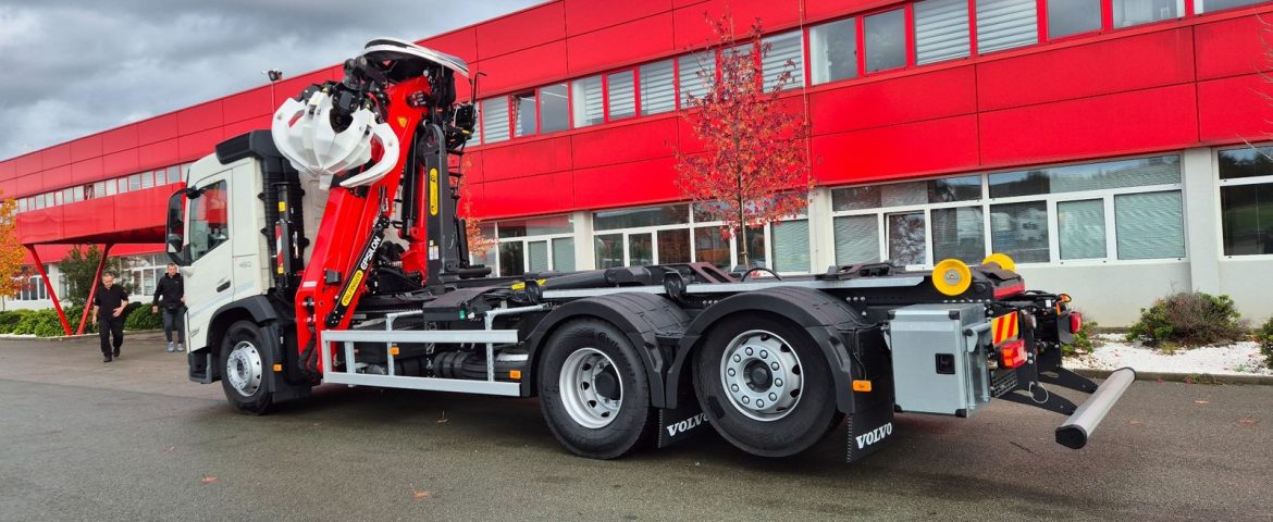 Epsilon crane M100Z and telescopic skiploader HT 18 TEC for Eko Cirkon