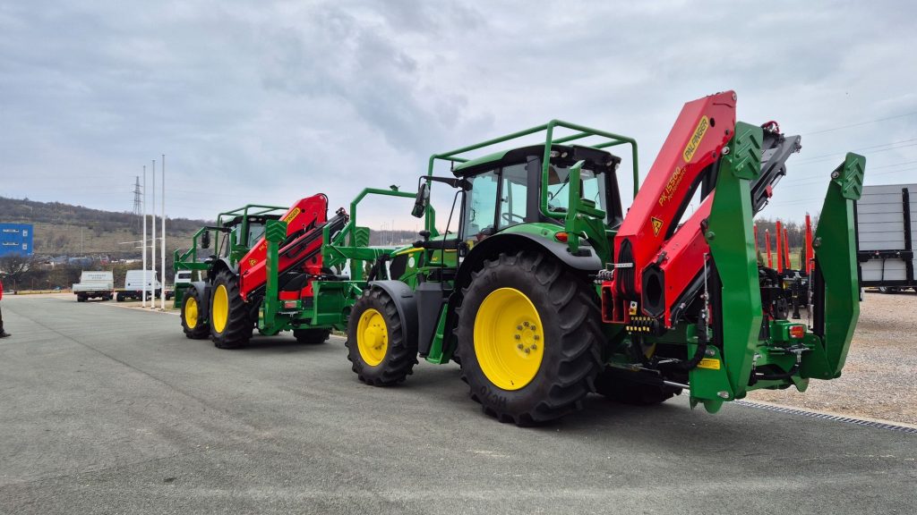 Isporuka dvije traktorske nadogradnje s Palfinger dizalicama za Elektro Doboj