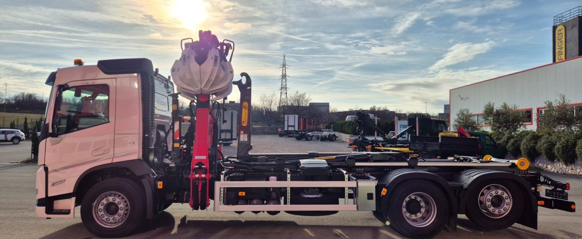 Isporuka recycling kamionske nadogradnje s EPSILON dizalicom i navlakačem za Gumiimpex – GRP