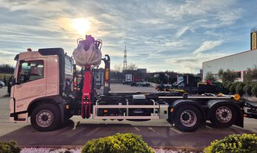 Isporuka recycling kamionske nadogradnje s EPSILON dizalicom i navlakačem za Gumiimpex – GRP