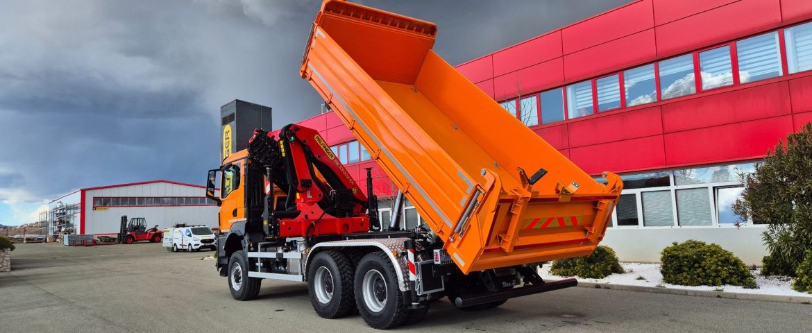 Truck upgrade with Palfinger crane PK 3302 EH for Tehnoelektro Đakovo