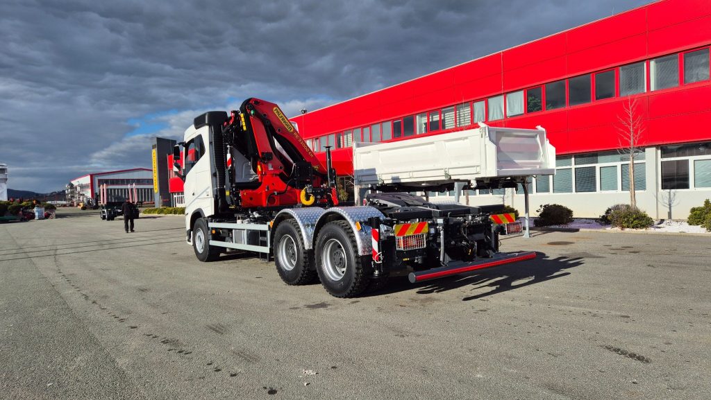 PK sistem brze izmjene kiper/sedlo s PALFINGER dizalicom PK 33002EH za Rijeka Trans