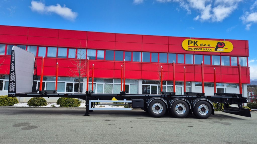 Isporuka poluprikolice za prijevoz trupaca PPSM39 za tvrtku UPTO Benšak