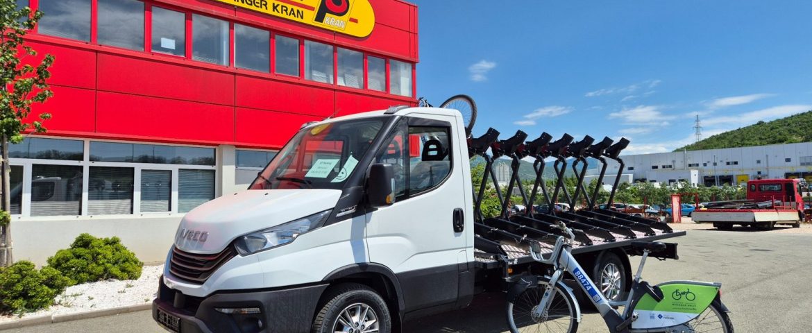 Special platform for E-Bikes for Split Parking