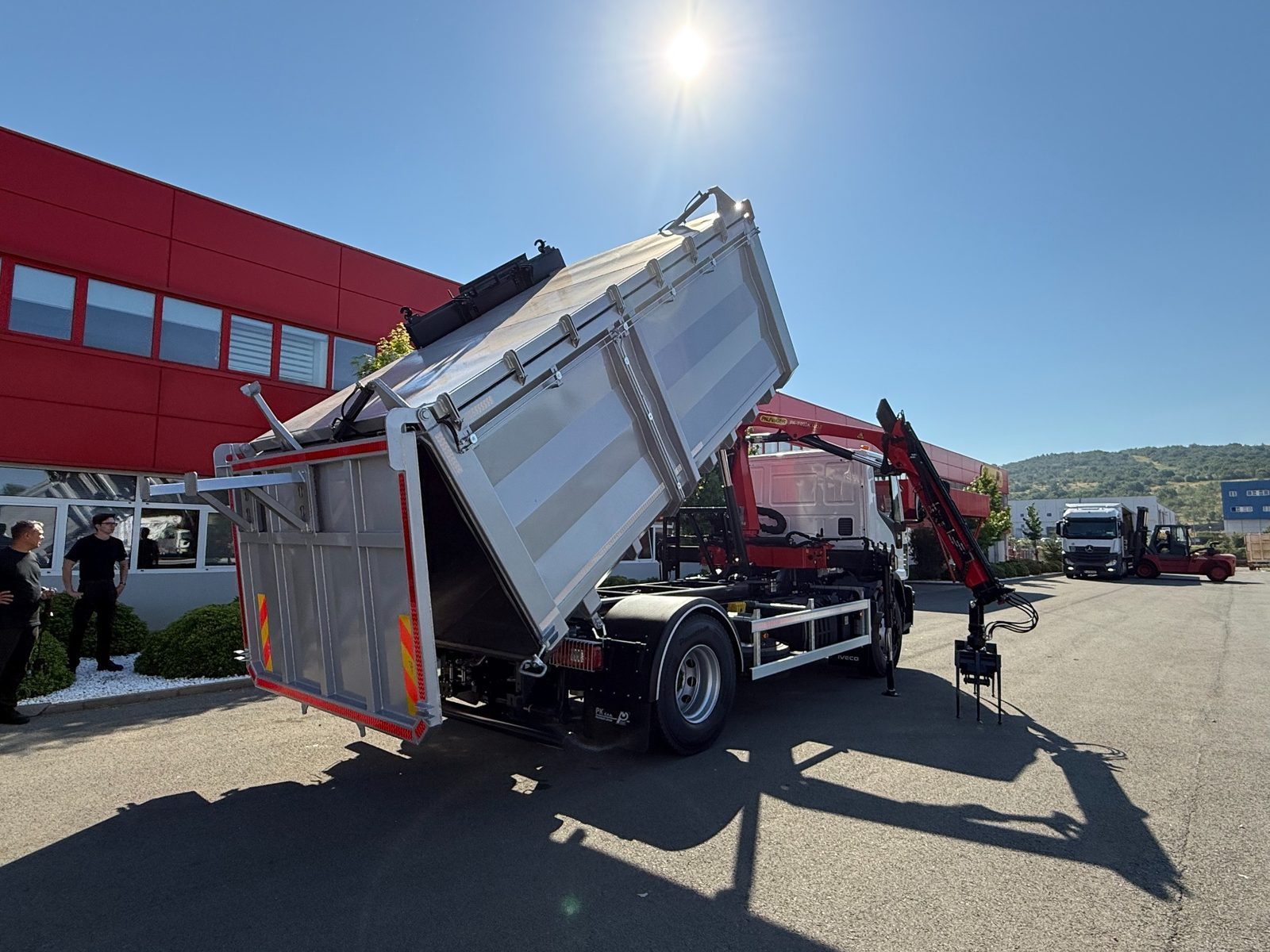 Delivery of Municipal Vehicle with Palfinger PK 7.001 SLD 3 Crane and INOX SKK115-4.0 Rear Tipper Body for Belje Agro-Vet d.o.o.