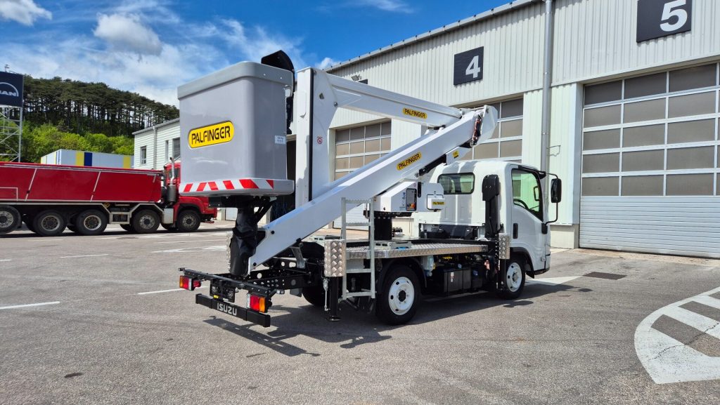 NOVO u ponudi: ISUZU M21 T s PALFINGER platformom P200 A-E