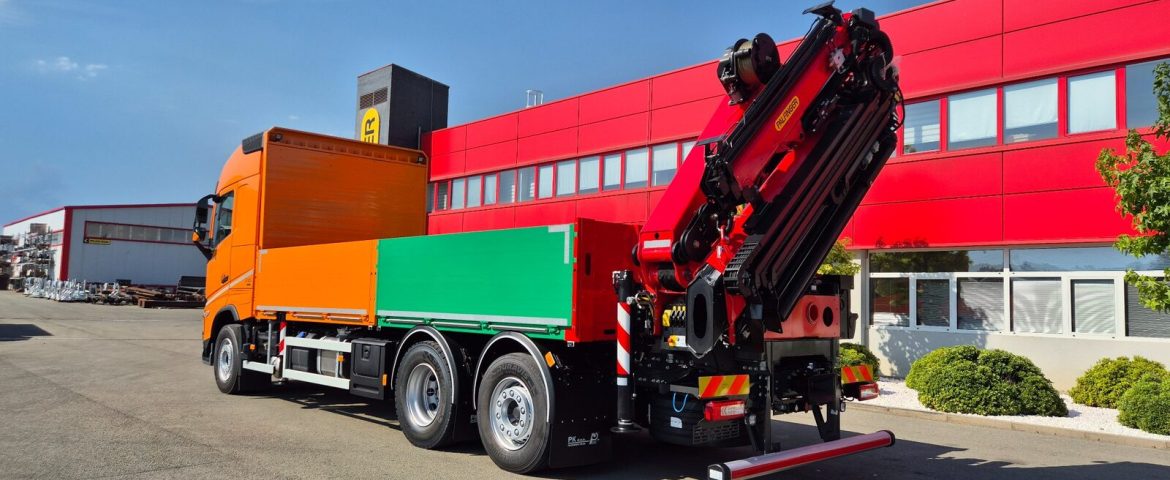 PALFINGER PK 33002 EH Crane and TS-6.2 Platform Body for Bulum Connect